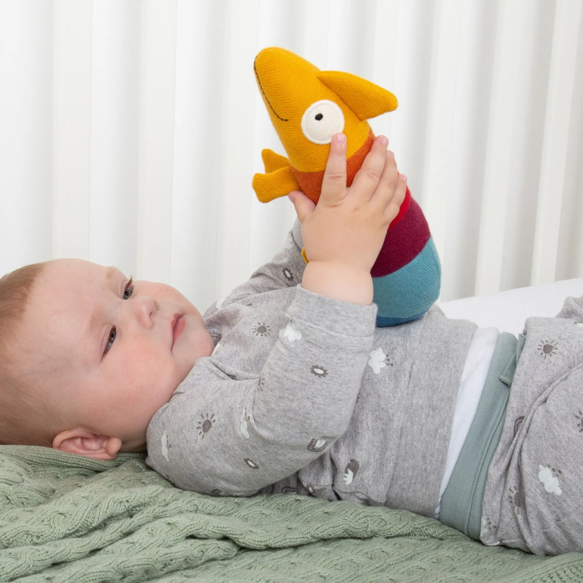 Sigikid Babyspielzeug|Baby Strick Greifling Chamaleon